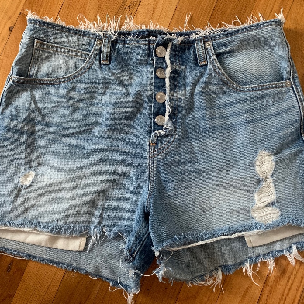 Hudson Sloane distressed denim shorts 27